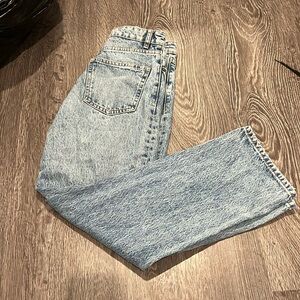 Zara jeans
high rise straight leg